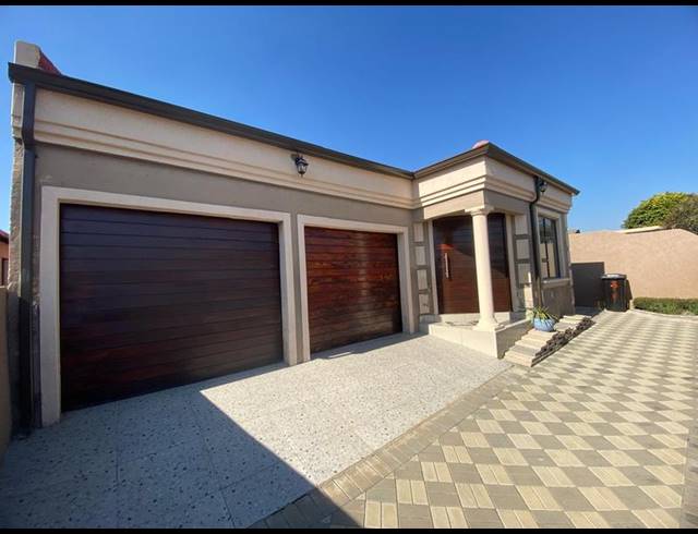 4 BEDROOM HOUSE FOR SALE IN BIRCH ACRES